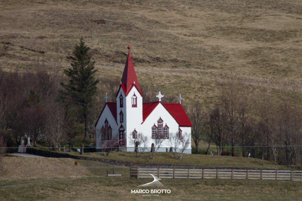 expedicao-aurora-boreal-islandia-igreja