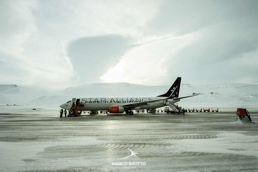 aurora-boreal-svalbard-aviao