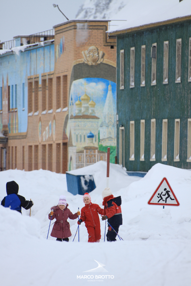 aurora-boreal-svalbard-crianças