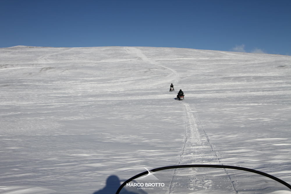 aurora-boreal-svalbard-autoestrada