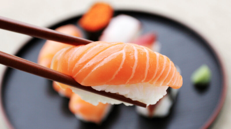 origem do sushi noruega