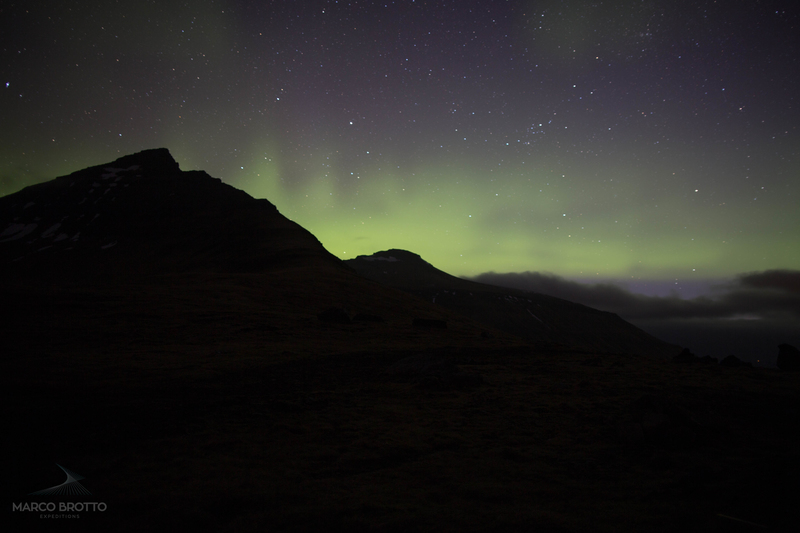 aurora boreal na ilhas faroé
