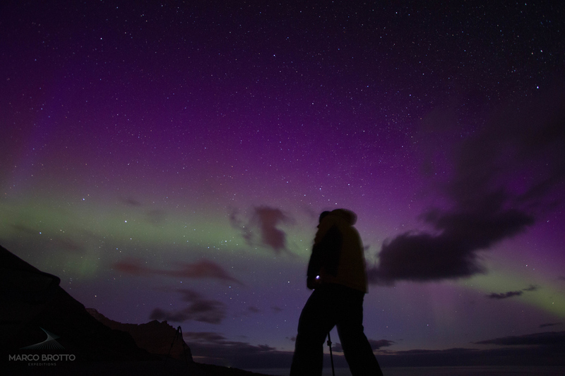 aurora na ilhas faroé