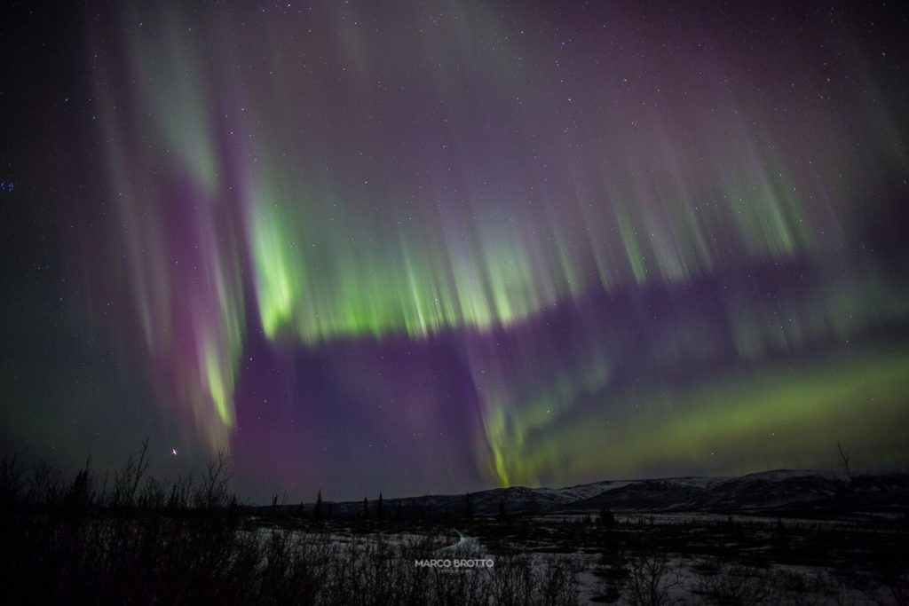 fotografar-aurora-boreal-roxa