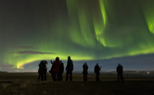 Como funciona a Aurora Boreal: entenda a ciência por trás das luzes do norte.